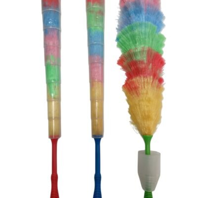 Feather duster with cap